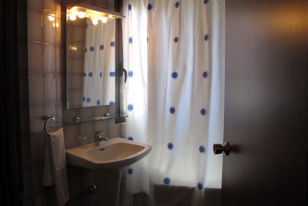 Hostal Casa Pepe Tauste Cameră foto